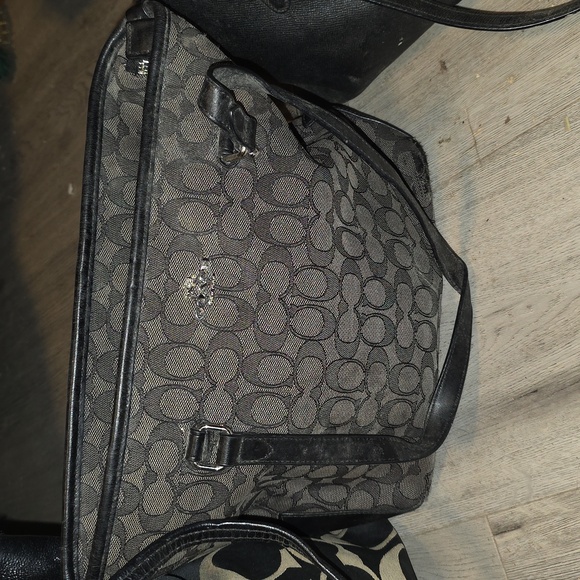 2 Coach Black and Cream Designer Tote Bag - Picture 10 of 13